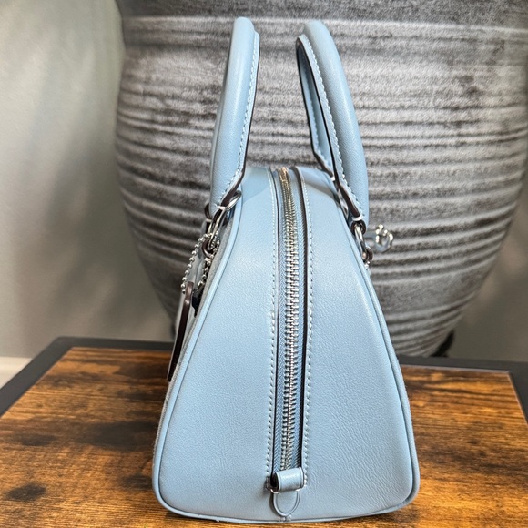 Coach Sydney in Signature Chambray NWOT - Picture 7 of 11